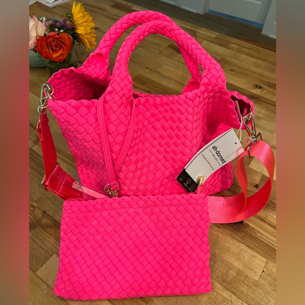 ah•dorned - new york - neoprene woven tote bag with clutch - NWT!